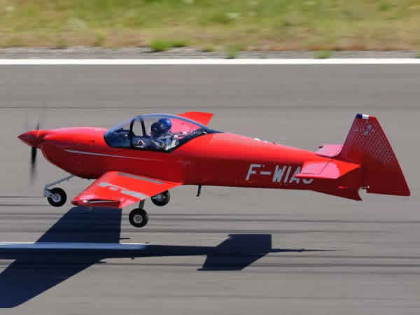 Pièces en ULTEM9085 pour des avions biplaces